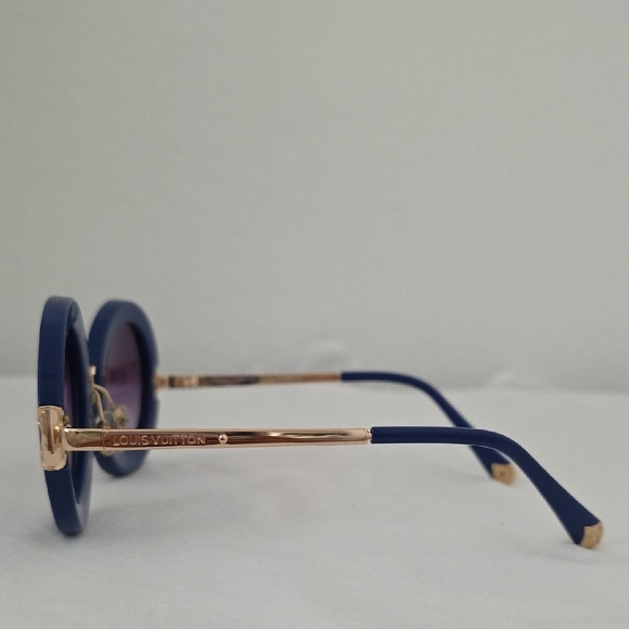 Louis Vuitton Navy and Gold Round Sunglasses - Picture 4 of 11